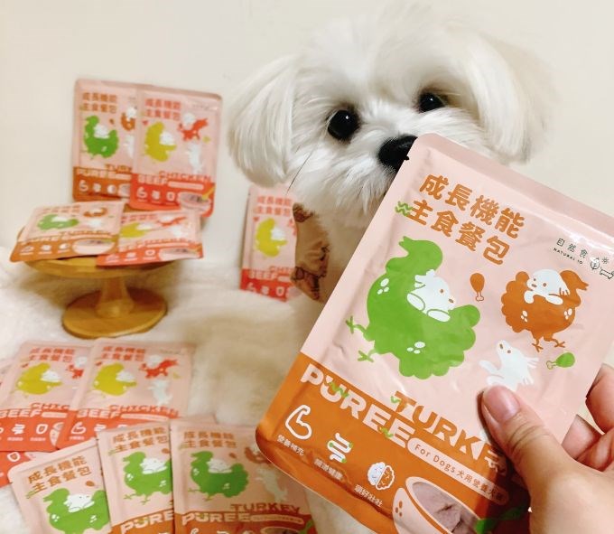 女人知己試用大隊,口碑行銷,部落客行銷,自然食 成長機能主食餐包,自然食,成長機能狗狗主食餐包,成長機能貓咪主食餐包,滿足毛孩最單純的幸福,人食等級食材,開封即食,綿密的肉泥狀質地,好吸收,無膠類,無色素,無防腐劑的添,維持腸道健康,添加DHA/靈芝多醣體,使用高優質蛋白,適口性佳,狗狗口味,犬用營養火雞,犬用嫩雞牛肉,貓咪口味,貓用營養嫩雞,貓用嫩雞鮪魚